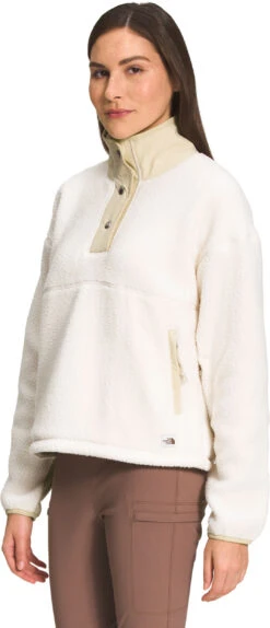 The North Face Cragmont Fleece 1/4 Snap - Womens -Ski Gear Store 7116903NF0A5J1R 4U0 model34